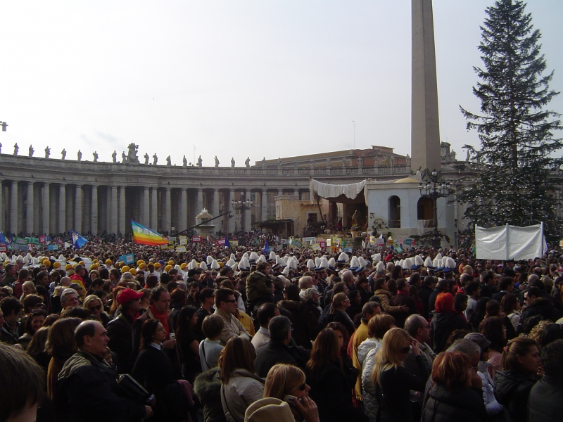 Rome New Year's Parade - Crowds in St. Peter's Square