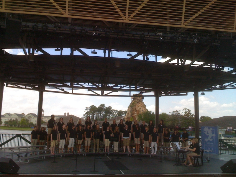 Disney - Downtown Disney - Maple Grove HS Choir 2009