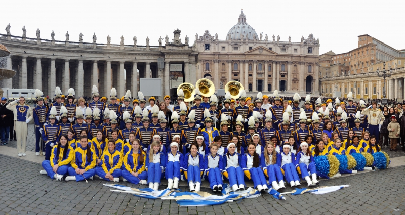 Rome New Year's Parade - Alexis I duPont group photo in St. Peter's Square 2011
