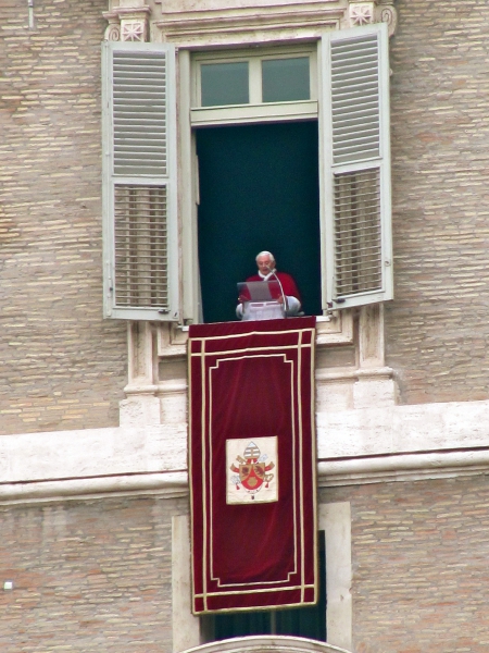 Rome New Year's Parade - Benedict Papal Blessing